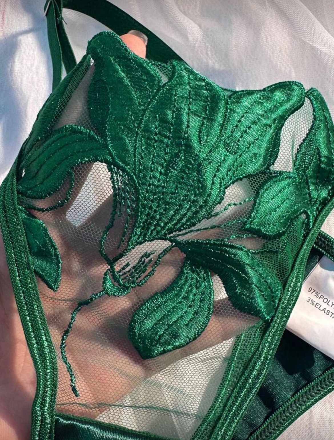 Conjunto verde encaje