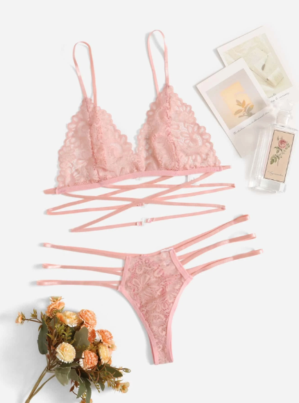 Conjunto de lencería con recorte de encaje floral